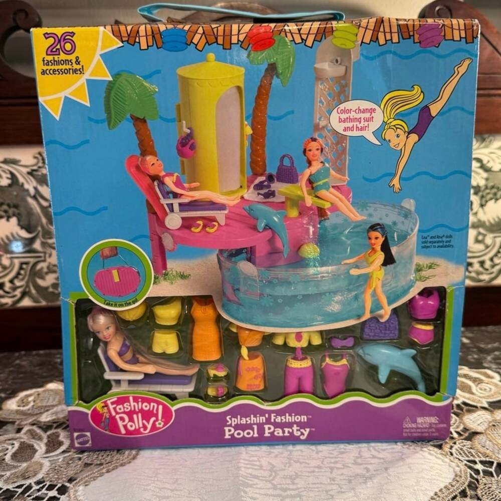 Vintage NIB Splashin Fashion Pool Party, Polly Pockets pool and accessories